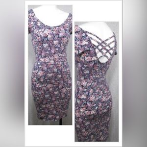 **SOLD* Decree dress size medium, crisscross back NWT